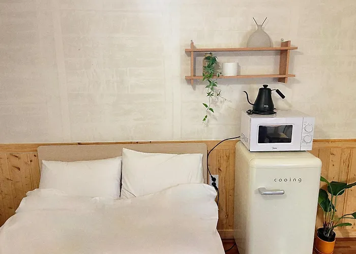 Jnineguesthouse