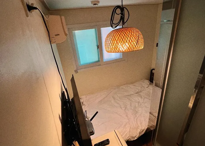 Jnineguesthouse