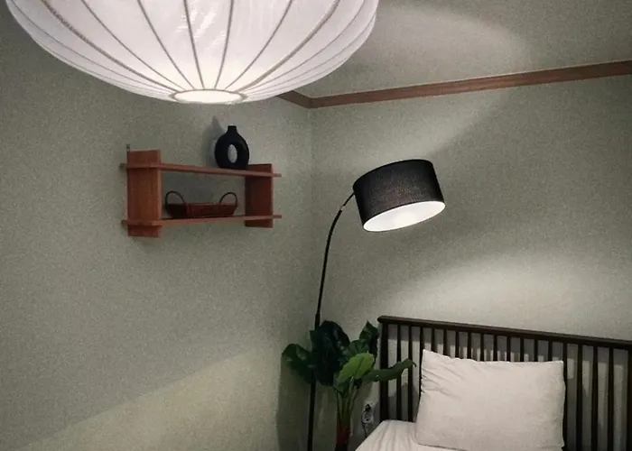 Jnineguesthouse
