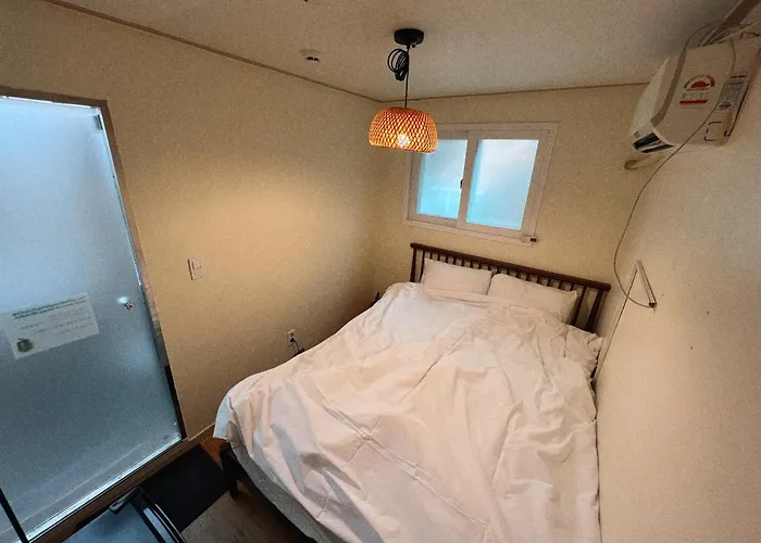 Jnineguesthouse