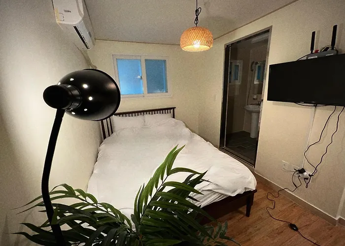 Jnineguesthouse Affittacamere 3*