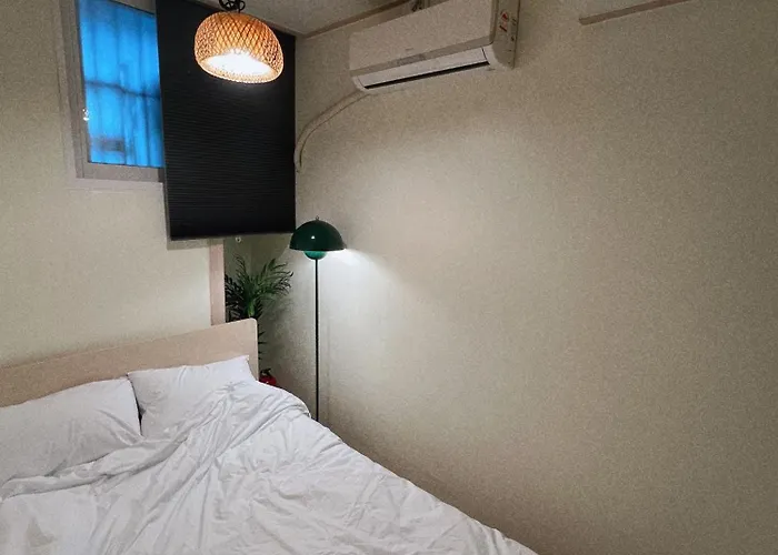 Jnineguesthouse