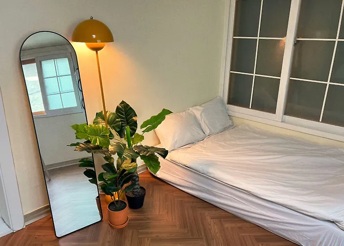 Jnineguesthouse
